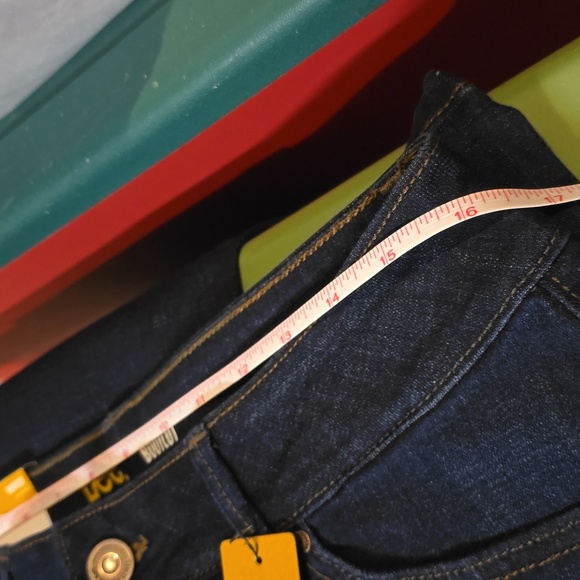 Lee Curvy fit Bootcut jeans NWT. Rebel wash, size 12 - Picture 6 of 8